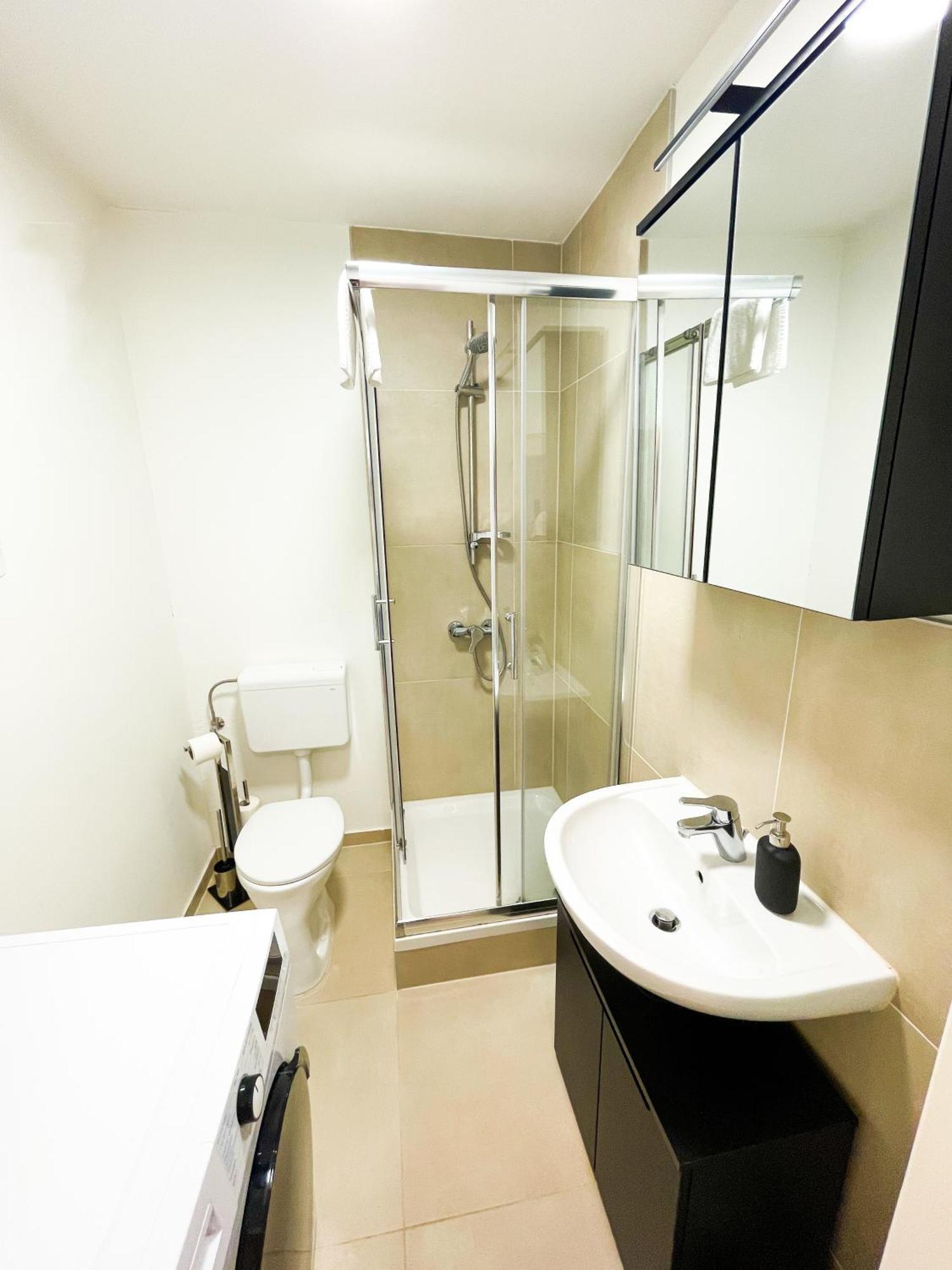 Apartment Whats-app Self-check-in - Vibrant Life In *
